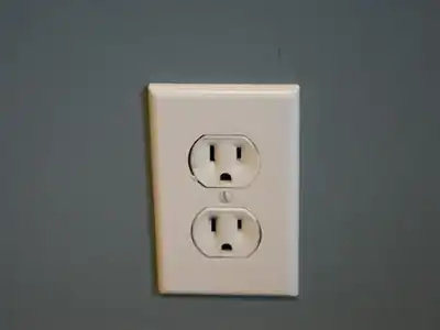 Standard duplex wall outlet